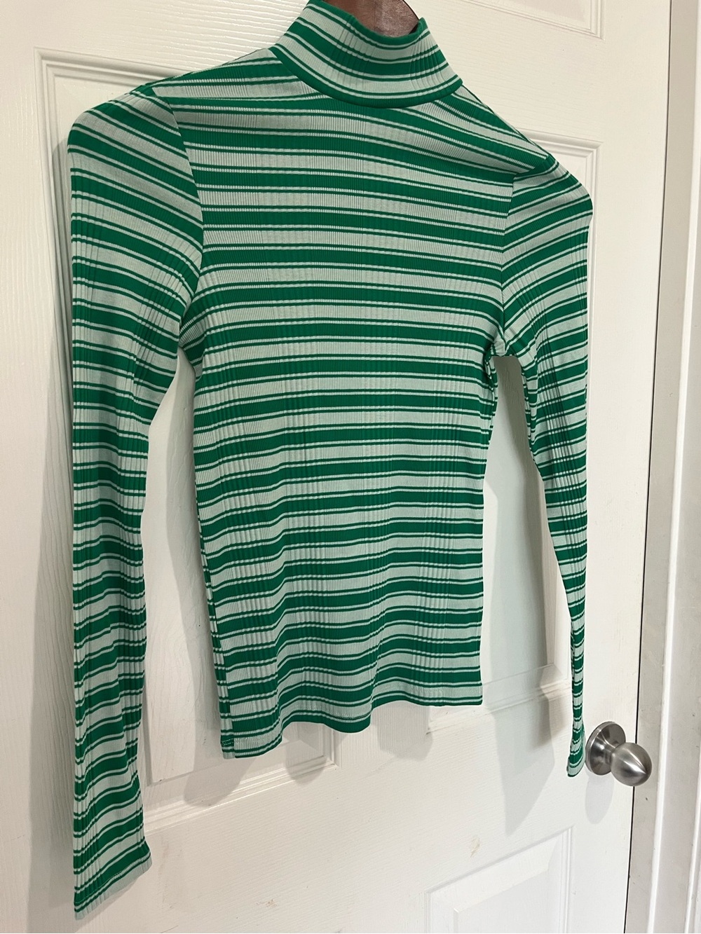 Victoria’s Secret Pink Green/Mint Striped Turtleneck Long-Sleeve Top XS NWT